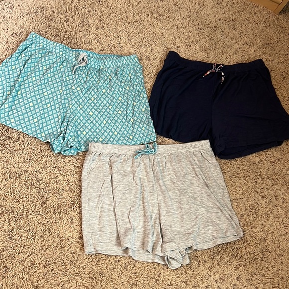 BNWOT 3-pack super soft women’s lounge/sleep shorts in size small! - Picture 2 of 8